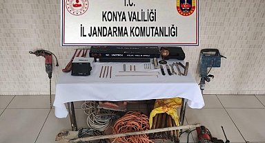 Konya'da kaçak kazı yapan 10 kişi suçüstü yakalandı