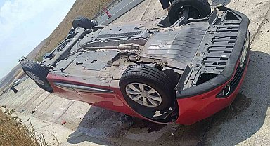 Konya'da kontrolden çıkan otomobil devrildi: 4 yaralı