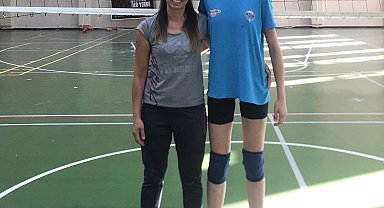 Minel Nefin Özen, Eczacıbaşı'na transfer oldu