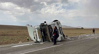 Aksaray'da şarampole devrilen tır hurdaya döndü: 1 yaralı