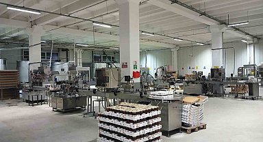 Ankara'da halk sağlığını tehdit edebilecek koşullarda bal üreten fabrikada 8 bin ton malzeme ele geçirildi