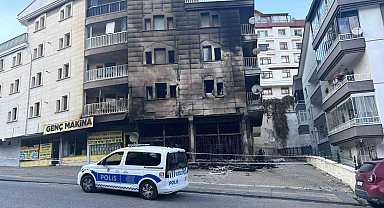 Ankara'da iş yerinde çıkan yangın binayı kullanılamaz hale getirdi