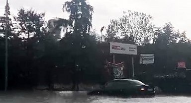 Ankara'da sağanak hayatı olumsuz etkiledi