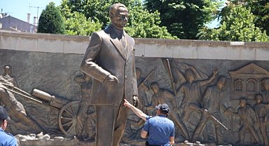 Atatürk Anıtı'na saldıran dayı-yeğen 4 yıl 4 ay ceza aldı