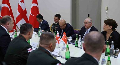 Bakan Güler, Gürcistanlı mevkidaşı ile bir araya geldi