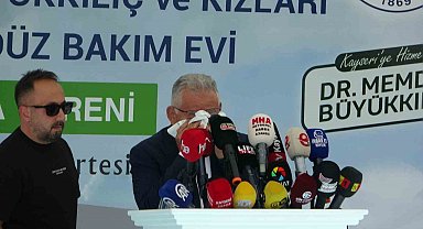 Başkan Büyükkılıç'ın duygusal anları: Ağabeyinin yaptıracağı merkezin temel atma töreninde gözyaşlarını tutamadı
