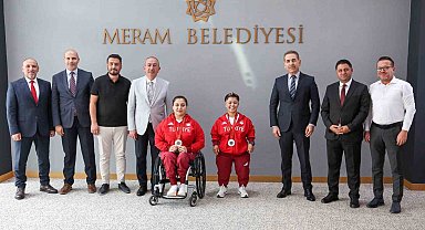 Besra ve Sibel madalyalarıyla Başkan Kavuş'u ziyaret etti