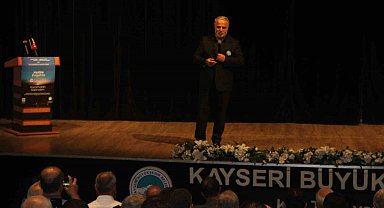 Diyanet İşleri Başkan Yardımcısı İşliyen: "Efendimizden ahlak, sünnet, hayat tarzı olarak uzaklaştıkça cahiliye dönemine benzemeye başladı"