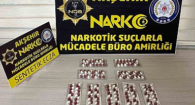 Dur ihtarına uymayarak kaçan araçta uyuşturucu hap ele geçirildi