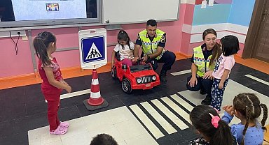 Jandarmadan öğrencilere trafik eğitimi