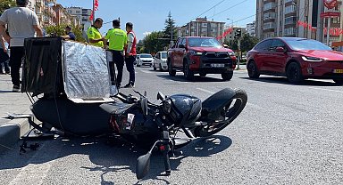 Kamyonetle motosiklet çarpıştı: 1 ağır yaralı