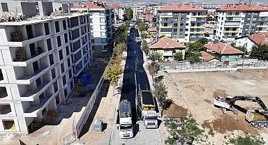 Karatay'da sıcak asfalt çalışmaları sürüyor