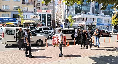 Kırşehir'de 15 düzensiz göçmen ile 4 göçmen kaçakçısı gözaltına alındı