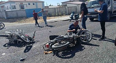 Konya'da iki motosiklet çarpıştı: 3 yaralı