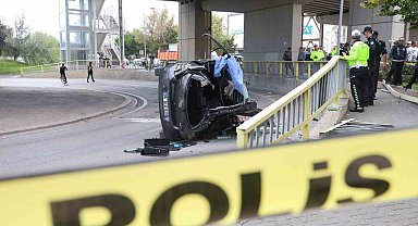 Konya'da üst geçitten aşağıya düşen otomobil sürücüsü genç kadın öldü