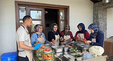 Müze Meram Yemek Atölyesinde sohbahar, kış hazırlıkları yapıldı
