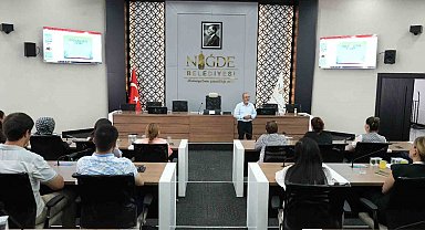 Niğde'de Belediye Personeline "Aile Ve Kurum İçi İletişim" Eğitimi