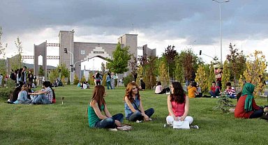 Niğde'de Üniversite Öğrencilerine Avrupa'da Gönüllülük ve Staj Hareketliliği İmkanı