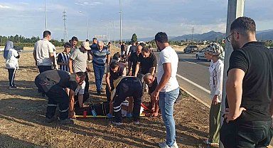 Otomobil ile motosiklet çarpıştı: 2 ağır yaralı