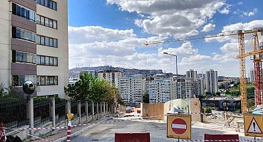 Site inşaatında ihmal iddiası: Önlem alınmadan başlanan çalışmalarda yol ve apartman bahçesinde çökmeler yaşandı