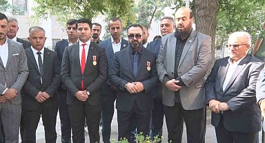 TÜGŞAV üyeleri Gaziler Günü'nde Muhsin Yazıcıoğlu'nun kabrini ziyaret etti