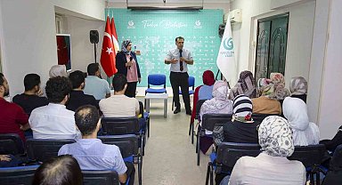 Türkiye Bursları Oryantasyon ve tanıtım programı öğrencileri Yunus Emre Enstitüsünde bir araya geldi.