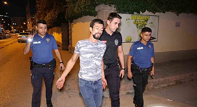 Uyuşturucuyu atıp kaçan şüpheliden polise, "Bir içimliği zehir ediyorsunuz" sitemi