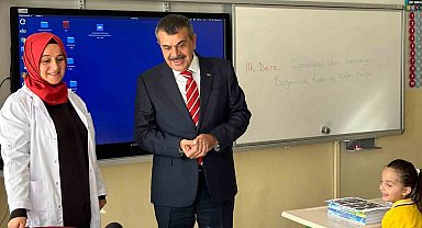 Yeni eğitim-öğretim yılının ilk ders zilini Bakan Tekin çaldı