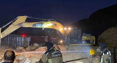 Başkentteki ahır yangını itfaiye ekiplerinin müdahalesiyle söndürüldü
