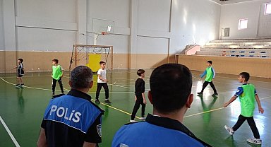 Emniyet güçlerinden çocukların doğru aktivitelerde bulunması için etkinlik
