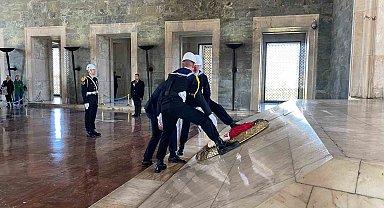 Genç Kızılay Gönüllüleri'nden Anıtkabir ziyareti