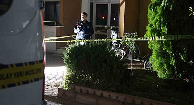 Kadın öğretmen özel ders vermeye gittiği site önünde kocası tarafından öldürüldü