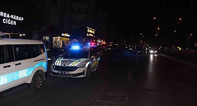 Kayseri'de 3 araca çarpan lüks otomobil alev aldı: 4 yaralı