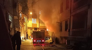 Konya'da apartmanda çıkan yangın itfaiye ekipleri tarafından söndürüldü