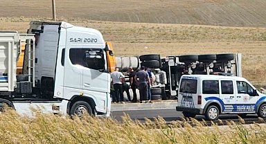 Polatlı'da tır devrildi: 1 yaralı