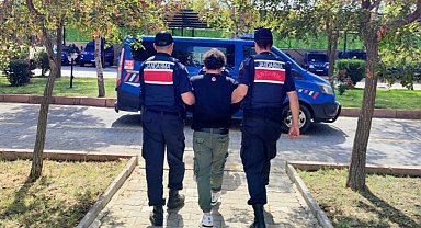 Uyuşturucu ticaretinden aranan 2 şüpheli jandarma ekiplerince yakalandı