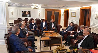 Yeniden Refah Genel Başkanı Erbakan ve Gelecek Partisi Genel Başkanı Davutoğlu bir araya geldi