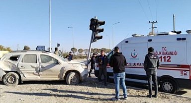 Aksaray'da tır ile otomobil çarpıştı: 2 yaralı