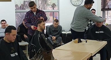 Engelsiz Yaşam Merkezi'nde tıraş vakti