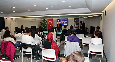 Gençler, Başkan Yalçın'a 'Söyleyeceklerim Var' dedi