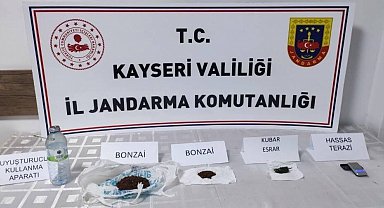 Jandarma'dan uyuşturucu operasyonu: 3 Gözaltı