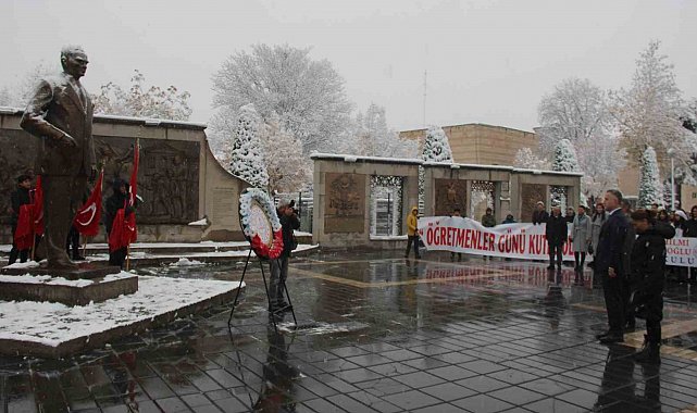 Kayseri İl Milli Eğitim Müdürü Esen: "Erdemli toplum erdemli insanların elinde yetişir"