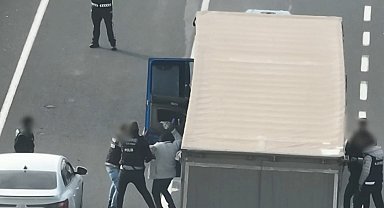 Kayseri'de film sahnelerini aratmayan uyuşturucu operasyonu: 36 kilo uyuşturucu ele geçirildi