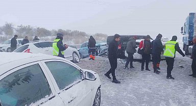 Kırşehir'de kar yağışı kazalara neden oldu