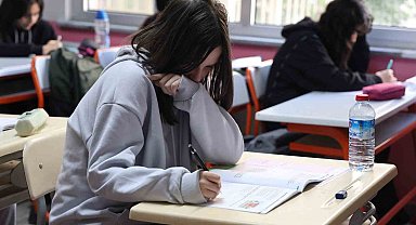 Öğrencilere 40 yıllık başarılı kariyer rahatlığı için 'azimli çalışma' tavsiyesi