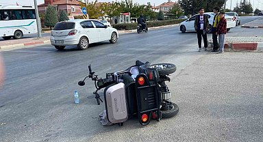 Otomobil ile çarpışan elektrikli bisikletin sürücüsü yaralandı
