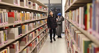 Yeni nesil Şehir Kütüphanesi, okurların ve ders çalışanların buluşma noktası olmaya devam ediyor