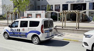 Akrabasını bıçaklayarak öldüren şahıs adliyede