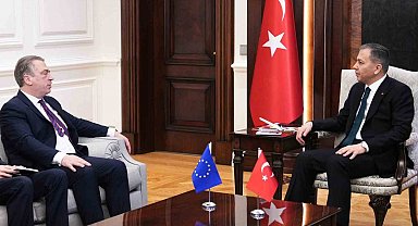 Bakan Yerlikaya, AB Türkiye Delegasyonu Ossowski ile bir araya geldi