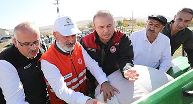 Başkan Çolakbayrakdar, "Kırsal mahallelerde geleceği inşa eden hizmetlere imza attık"
